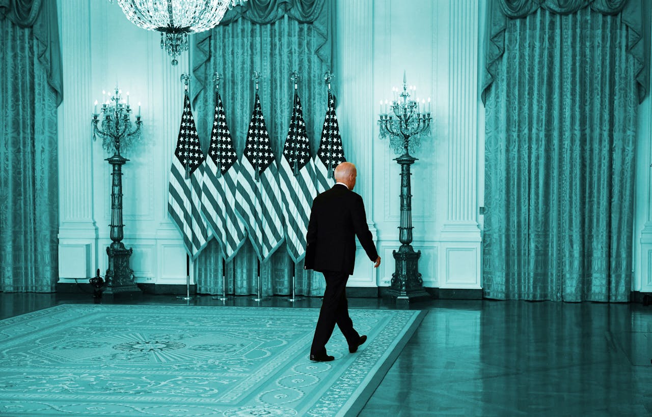 President Biden toont nul geduld voor kritische vragen over Afghanistan.