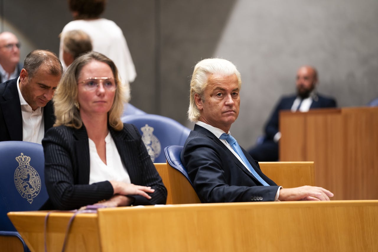 Geert Wilders en PVV-Kamerlid Fleur Agema tijdens het wekelijkse vragenuur in de Tweede Kamer.