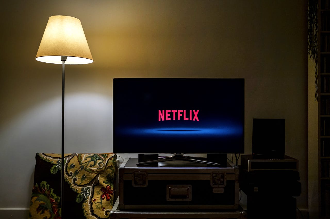Gebruikers van het opgerolde netwerk konden streamingdiensten zoals Netflix, Disney+ en Amazon Prime voor een tientje per maand bekijken.