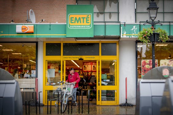 Een Emté-supermarkt in Leerdam, hier nog niet omgebouwd tot Jumbo of Coop.