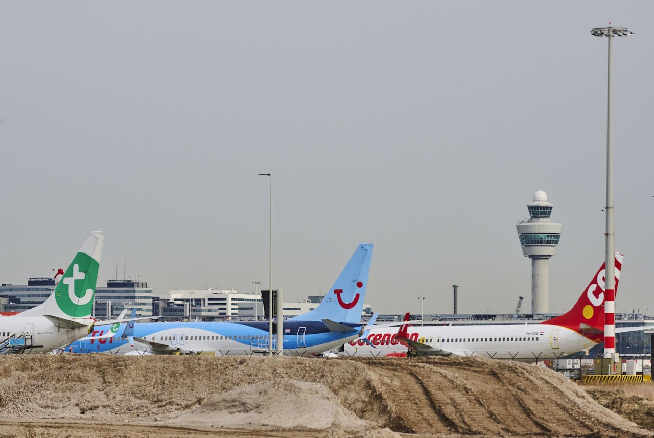 Corendon verplaatste vluchten van Schiphol naar de luchthaven van Rotterdam-Den Haag. Ook andere touroperators kiezen voor alternatieven.