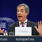 Nigel Farage pakt zijn brexitmoment in Brussel