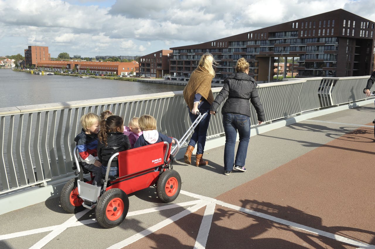 Alle ouders die toeslagschulden kregen door hun eigen 'opzet of grove schuld', kunnen profiteren van het pardon dat Menno snel begin deze maand toezegde.