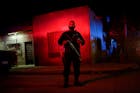 Geteisterd Mexico sleept wapenfabrikanten voor de rechter