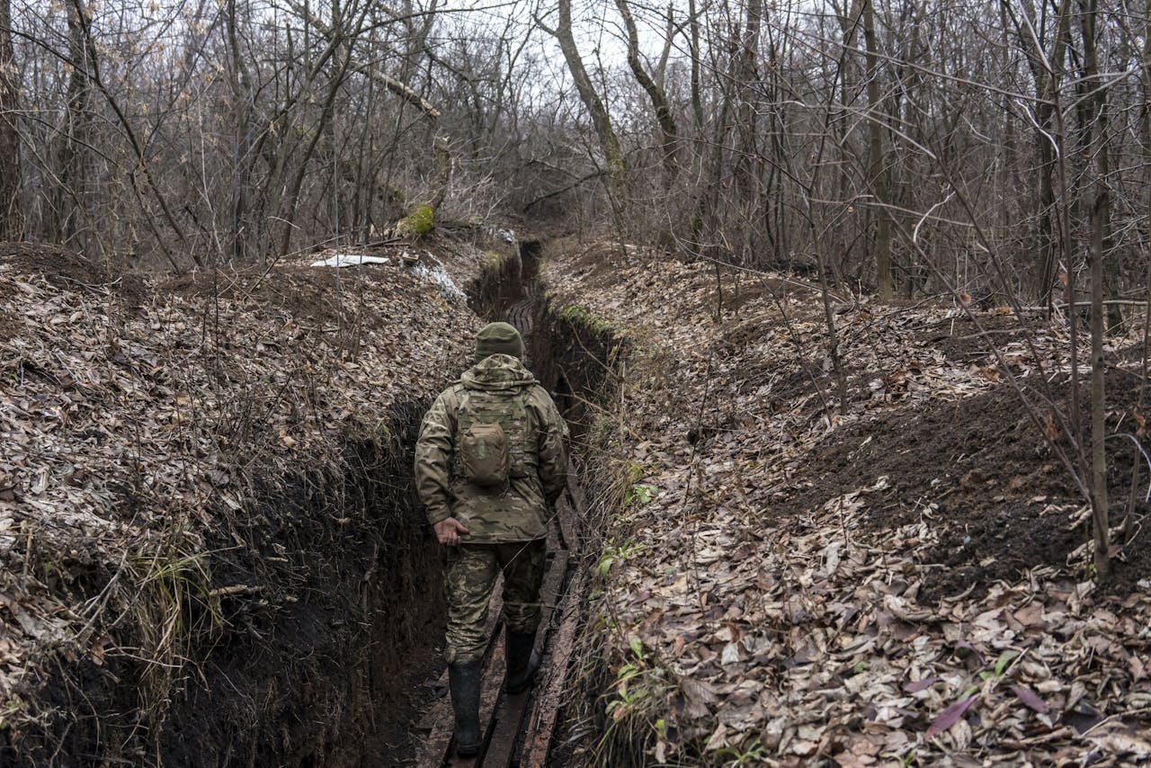 Rusland heeft volgens westerse veiligheidsdiensten meer dan honderdduizend troepen aan de grens met Oekraïne verzameld.