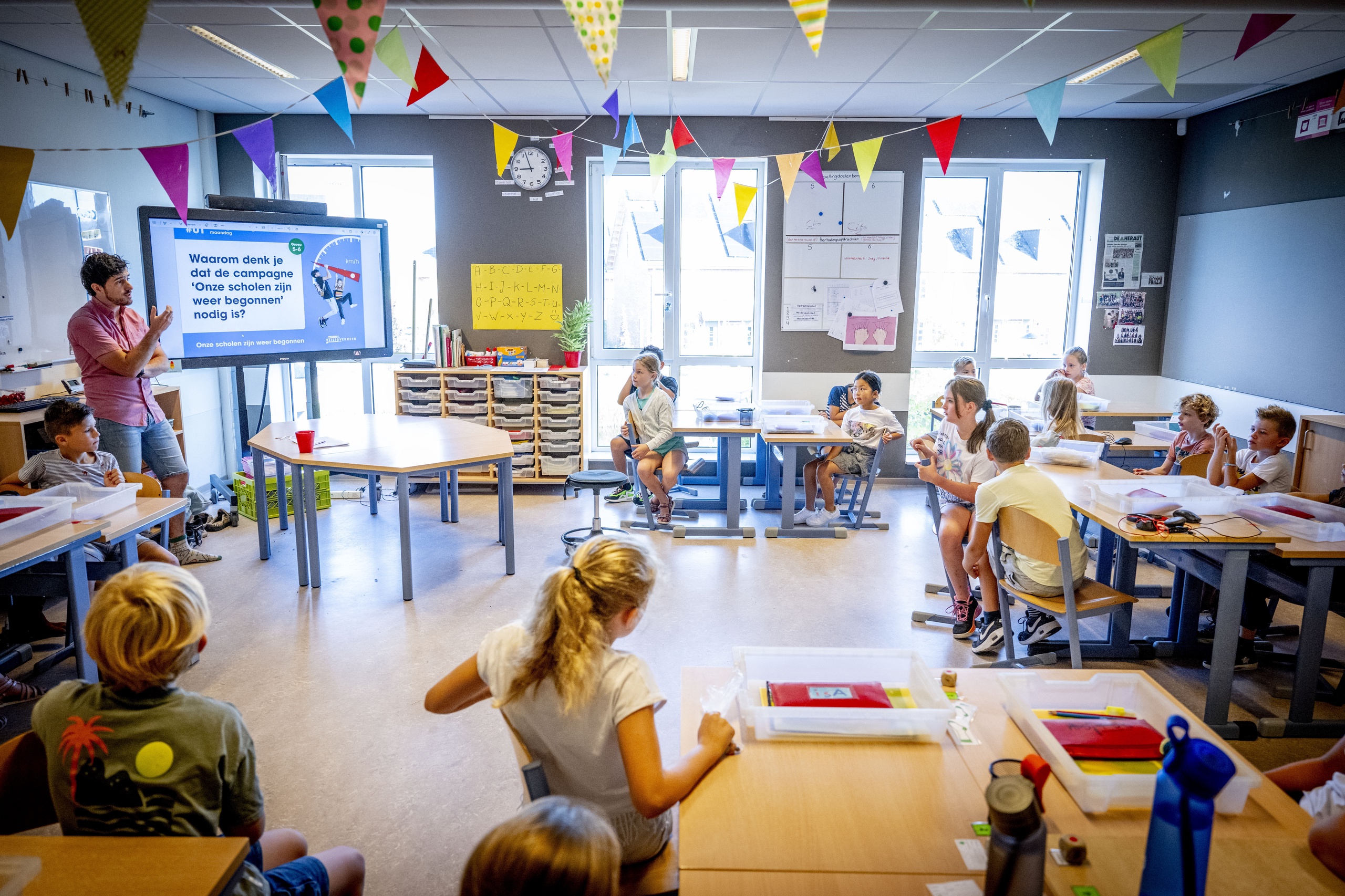 Lerarenstaking Van De Baan, Loon Stijgt Met 10%