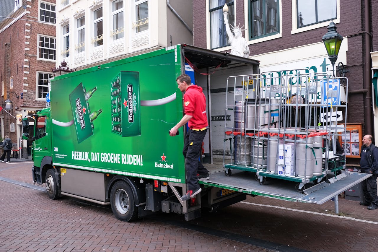 Onder meer Heineken verraste analisten met zijn winstcijfers. Bedrijven in de levensmiddelen wisten de gestegen kosten grotendeels door te berekenen aan de consument.