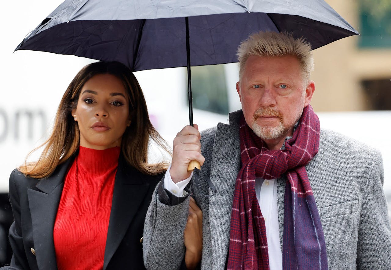 Boris Becker en zijn huidige partner Lilian de Carvalho Monteiro bij de rechtbank van Southwark in Londen.