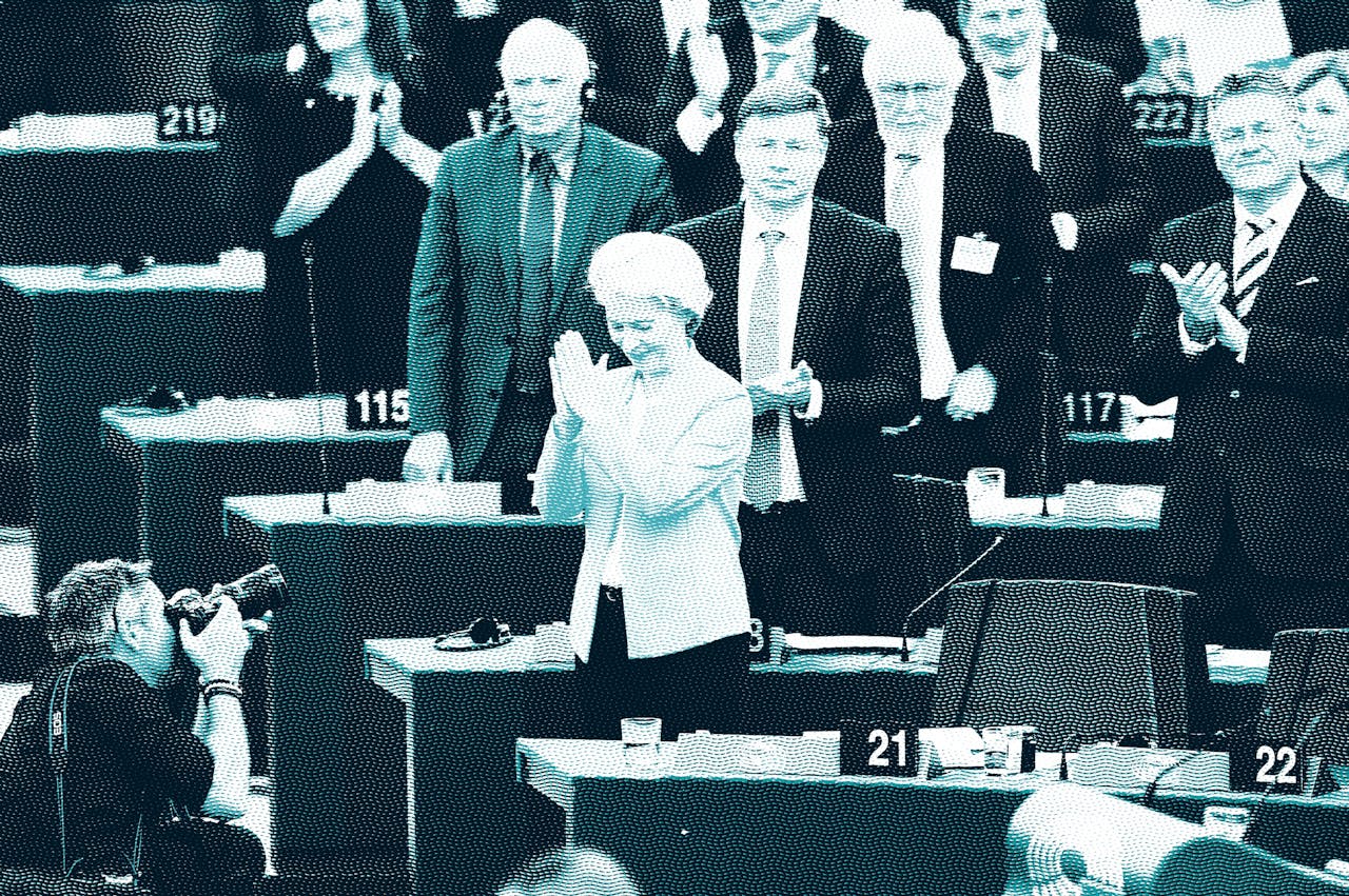 Commissievoorzitter Ursula von der Leyen krijgt applaus na haar 'State of the Union' in het Europees Parlement.