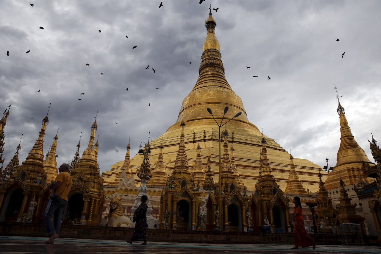 De Shwedagon Pagoda in Yangon, de grootste stad van Myanmar en tot 2005 de hoofdstad van het land.