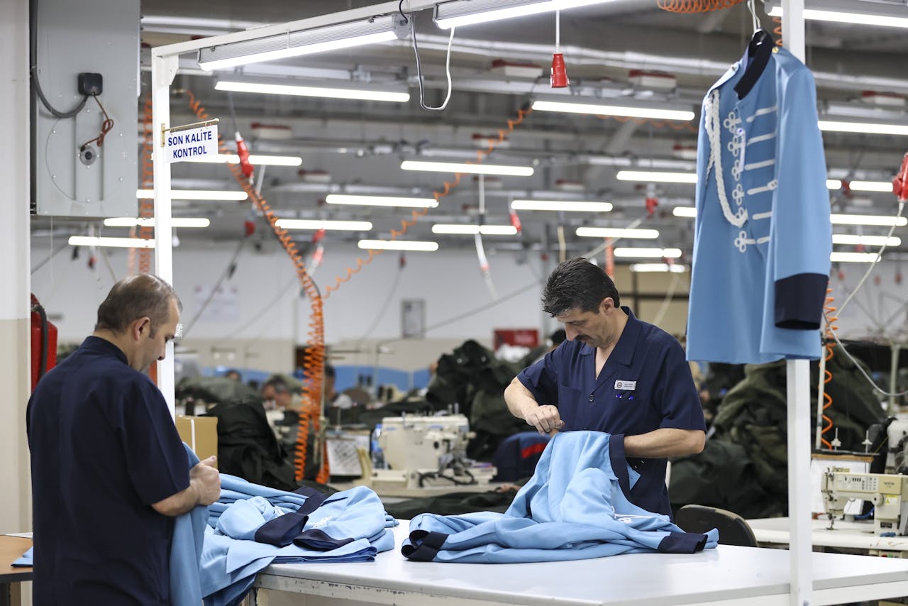Turkije en andere landen rond de Middellandse Zee profiteren van het gedeeltelijke vertrek van kledingproductie uit China.