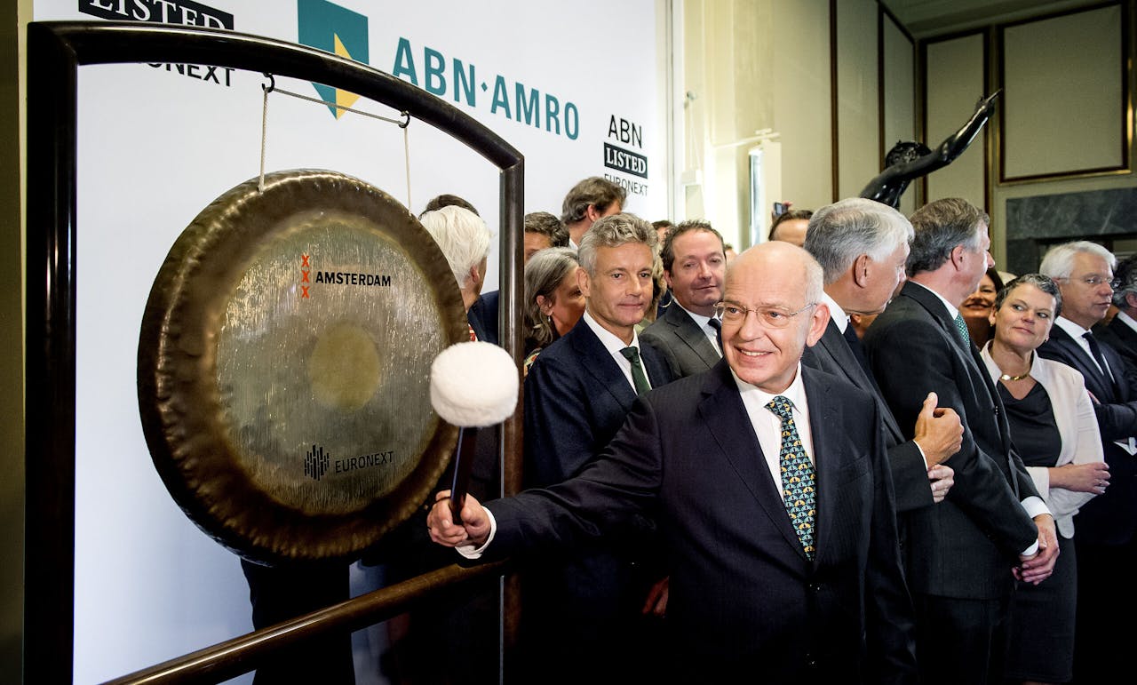 Topman Gerrit Zalm en het bestuur van ABN Amro bij de beursgang van de bank in november 2015.