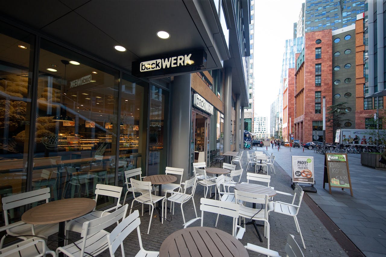 Broodjeszaak van Backwerk, onderdeel van het Zwitserse Valora, op de Zuidas in Amsterdam. Valora komt in handen van het Mexicaanse conglomeraat Femsa.