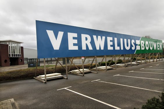 Bord van bouwbedrijf Verwelius in 2012 in De Bilt.