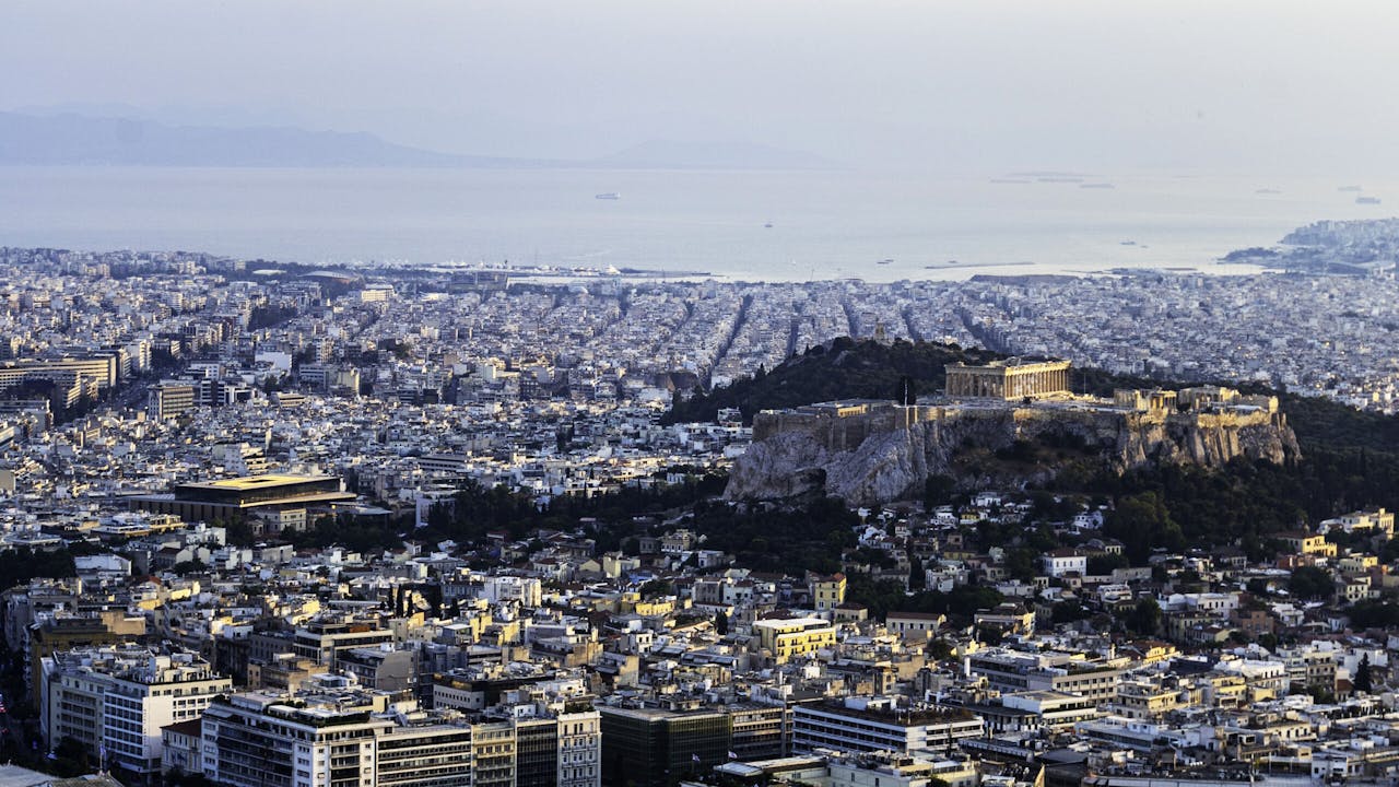De antieke akropolis van Athene. Het merendeel van de projecten van Ten Brinke vindt plaats in en rond de Griekse hoofdstad.