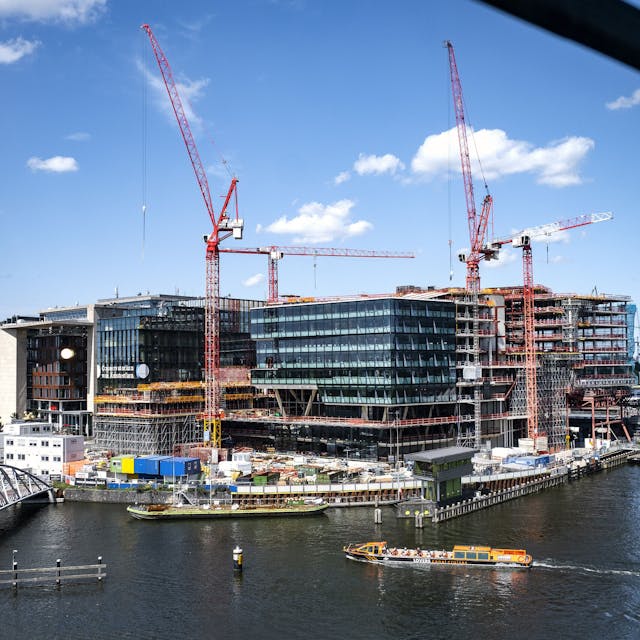Amsterdam legt acht nieuwbouwprojecten voorlopig stil