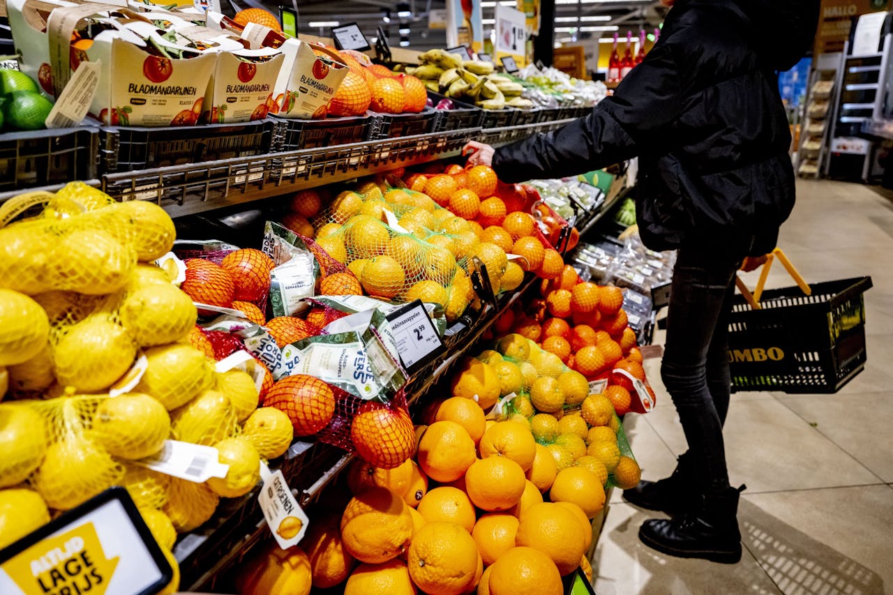 Vakbonden stellen dat supermarkten hun winsten onnodig opvoeren. Ahold Delhaize-topman Frans Muller zag zich genoodzaakt dat verwijt publiekelijk van de hand te wijzen.
