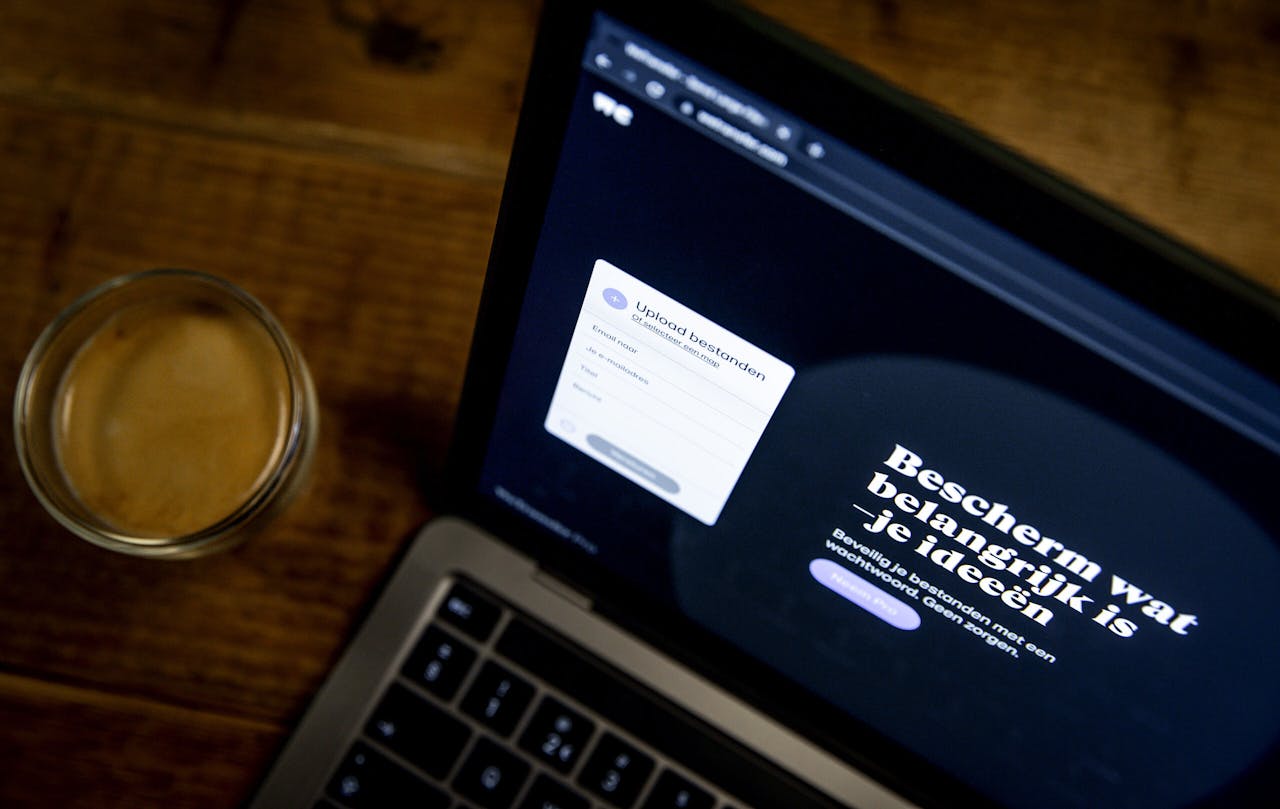 Uit vertrouwelijk document voor professionele beleggers blijkt dat analisten een waarde van €1,1 mrd tot €1,9 mrd op WeTransfer plakken.