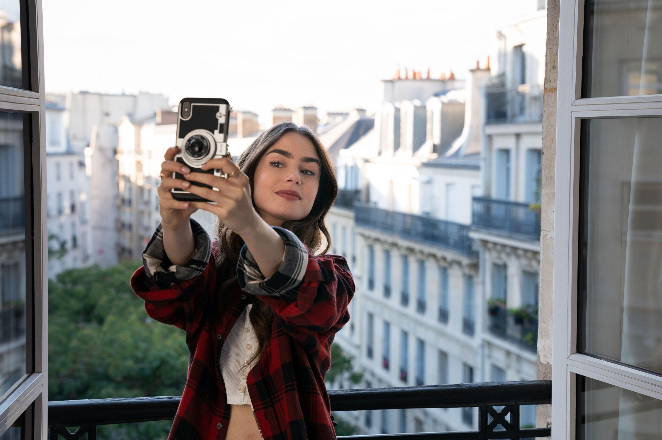 Welke schoenen draagt Emily in Paris Bedrijven vechten erom