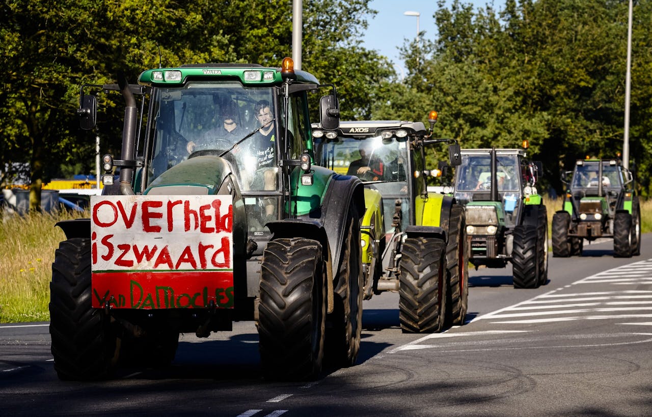 Boeren eerder woensdag, op weg naar het landelijke protest in Stroe