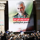 Spanningen tussen Iran en de VS lopen op tijdens herdenking generaal Soleimani