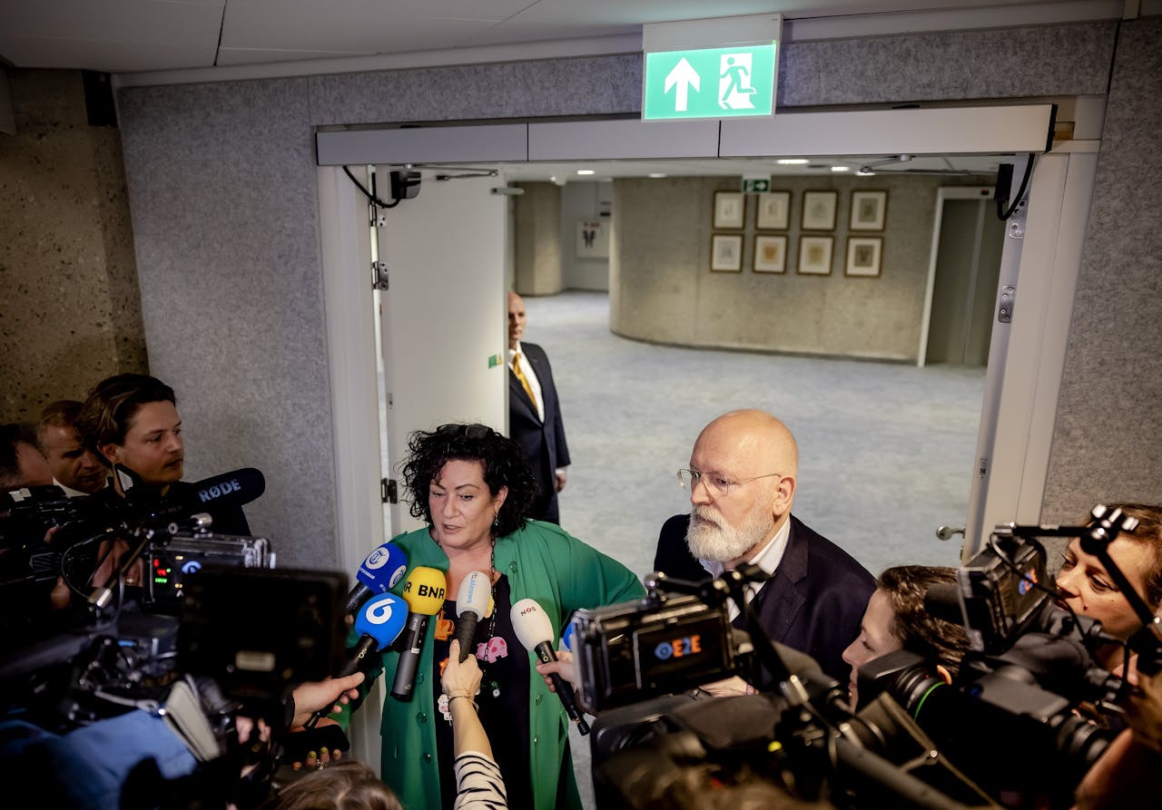 Caroline van der Plas (BBB) en Eurocommissaris Frans Timmermans zoeken toenadering over stikstof.