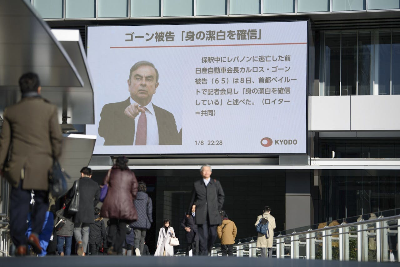Oud-Nissan-topman Carlos Ghosn werd eind 2018 in Tokio gearresteerd wegens vermeende fraude, maar wist in 2019 op spectaculaire wijze naar Libanon te vluchten.