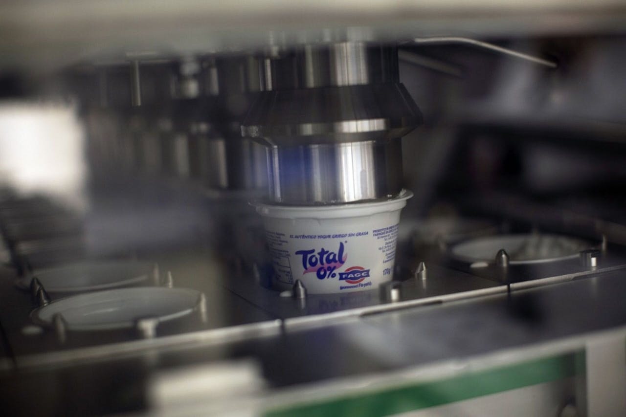 Het Griekse familiebedrijf Fage, maker van Griekse yoghurt, wil een fabriek openen in het Drentse Hoogeveen.