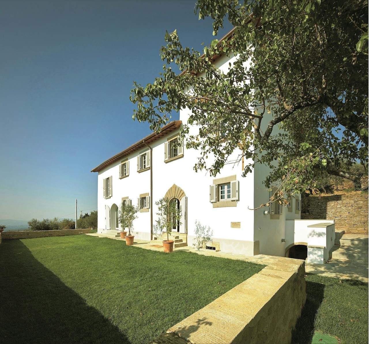 De villa van de familie Junggeburt, in Pian di Scò, heeft overal dubbele beglazing.