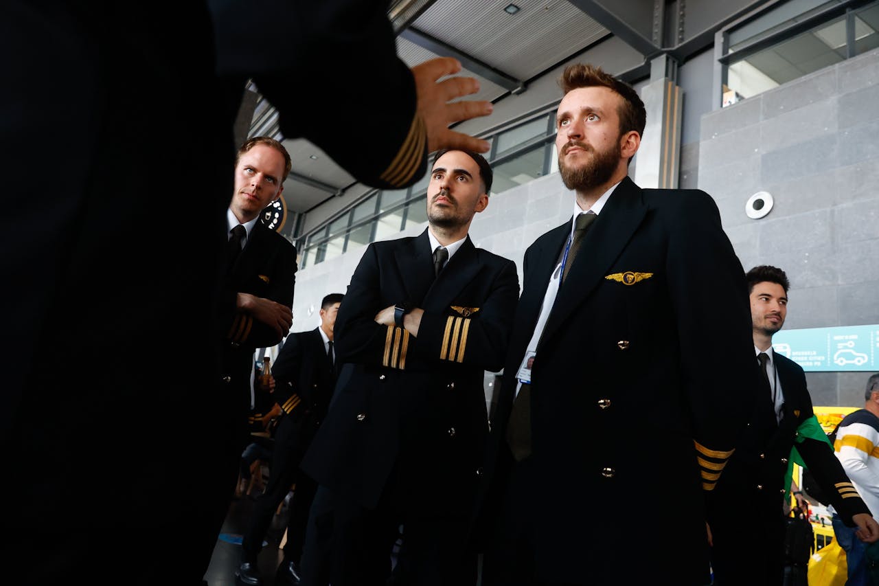 Belgische piloten van Ryanair verzamelden het afgelopen weekend in de vertrekhal van de luchthaven van Charleroi om te staken.