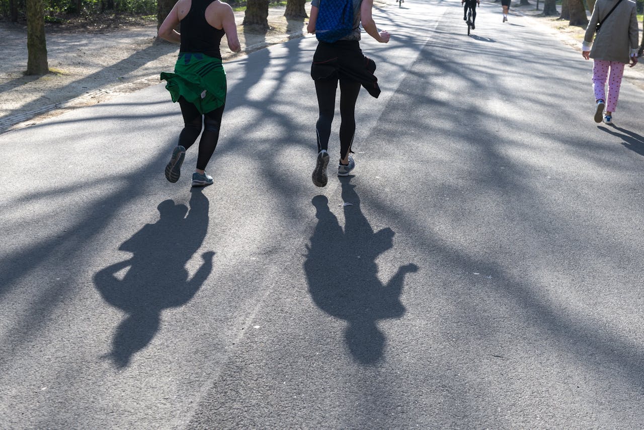 Sporten onder werktijd? Moet kunnen. Veel werkgevers trekken alles uit de kast om medewerkers enthousiast en aan het werk te houden.