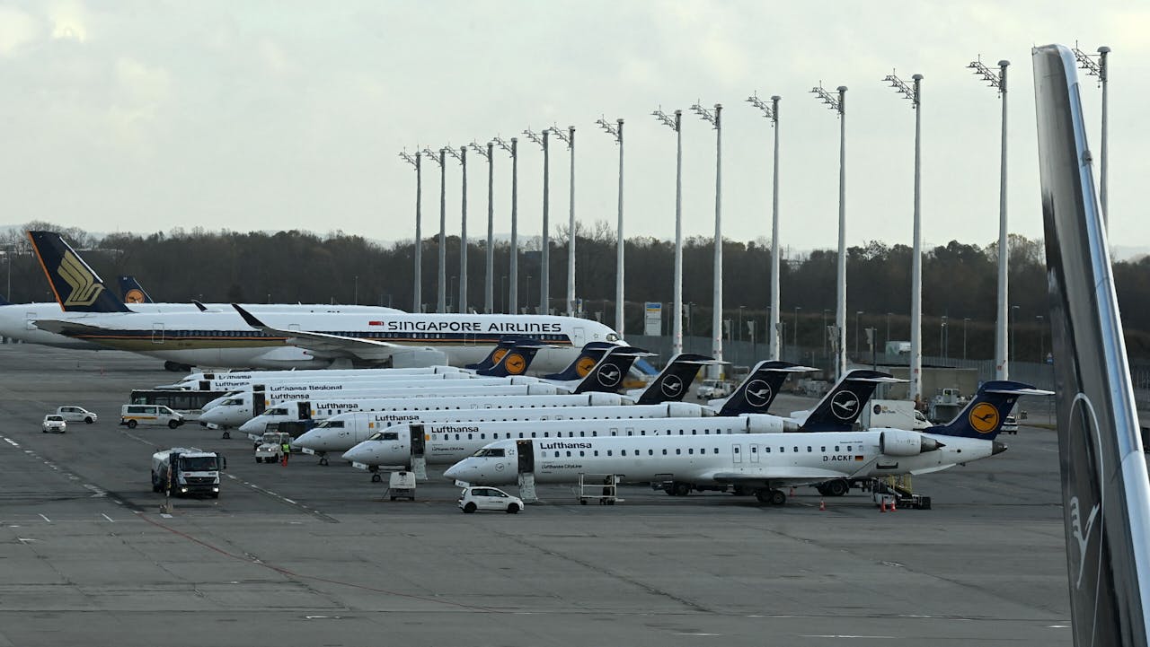 Lufthansa Groep verwacht deze winter achttienduizend vrijwel lege vluchten uit te voeren om landingsrechten te behouden.
