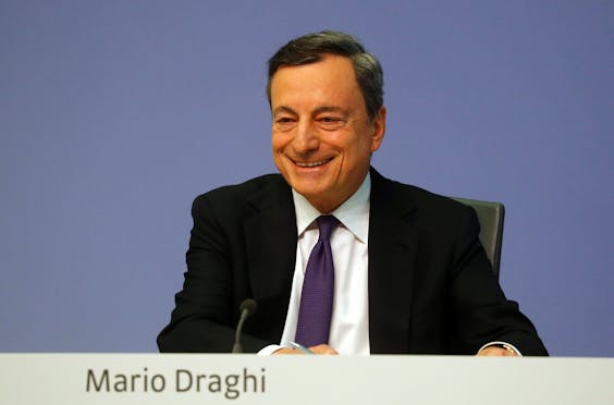 ECB-president Mario Draghi houdt goede moed dat de centrale bank de inflatie naar hogere regionen kan stuwen.