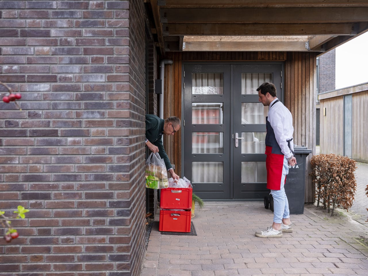 Werknemers van Picnic krijgen er de komende drie jaar in stapjes 9% loon bij, plus 1% eenmalig. Dat is ongeveer hetzelfde als hun collega's in de supermarkten krijgen.