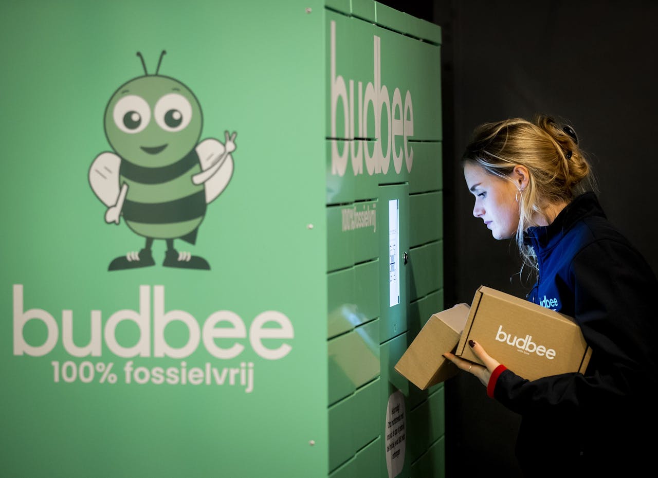 Instabee, dat onder de naam Budbee al vier jaar actief is en vooral kluizen heeft bij Albert Heijn, werkt verder aan de expansie.