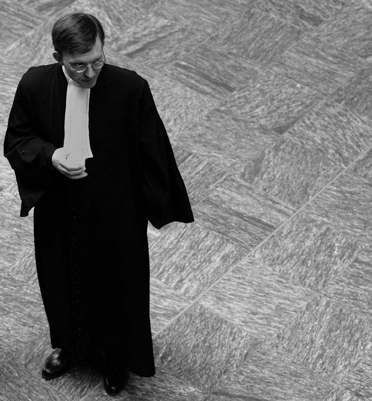 Joost Italianer in 2003, tijdens een schorsing in de rechtszaak tegen voormalig Philips-topman Cor Boonstra.