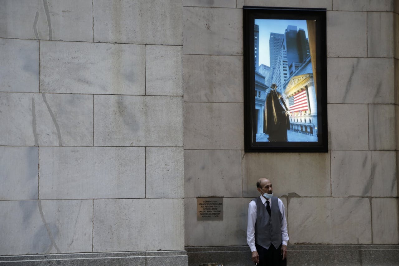 Een man bij de New York Stock Exchange, afgelopen woensdag