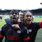 PSV verkoopt in maand tijd voor €100 mln aan spelers