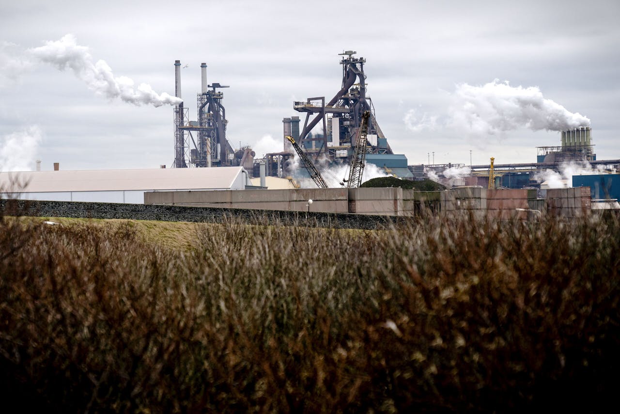 In IJmuiden zijn de reacties op een mogelijke overname door SSAB voornamelijk positief.