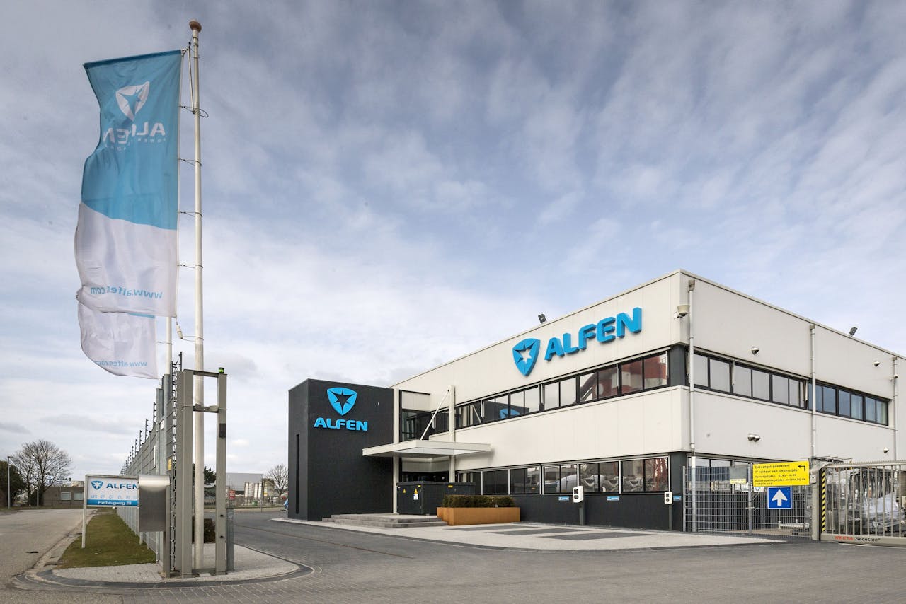 Naast laadpalen maakt Alfen ook transformatorhuisjes, energiesystemen en grote batterijen.