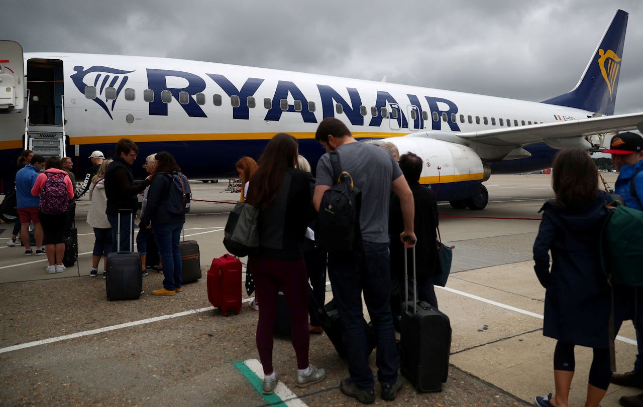 In het tweede kwartaal zag prijsvechter Ryanair zijn winst met 21% dalen.