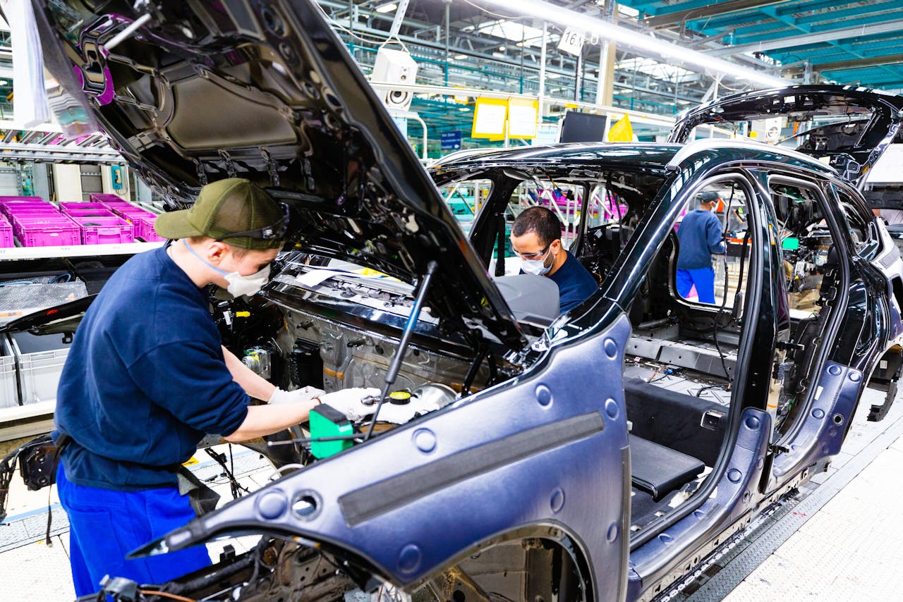 De productie van auto's is bij VDL inmiddels weer opgestart.
