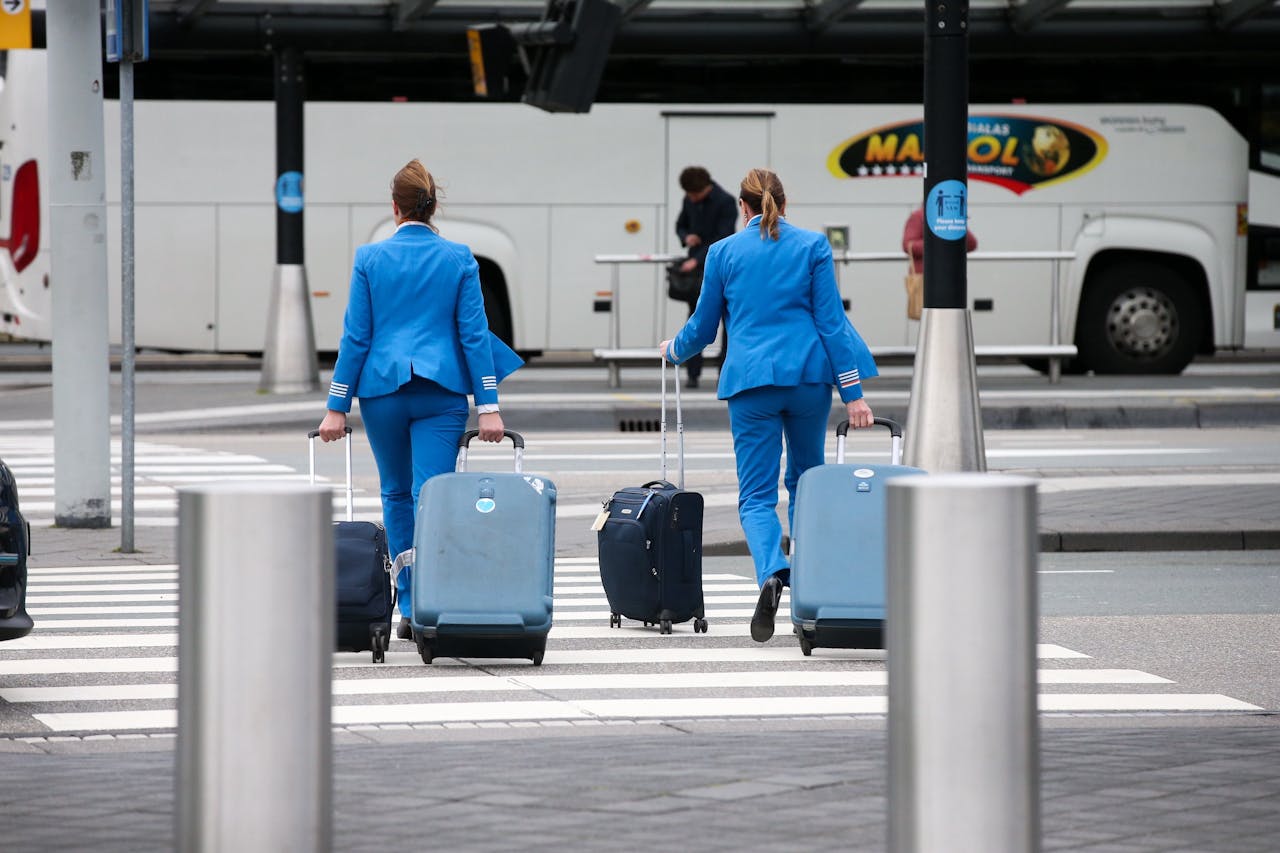 Staatsagent stelt rechtsgang voor om KLM te dwingen overheidsafspraken na te komen Staatsagent stelt rechtsgang voor om KLM te dwingen overheidsafspraken na te komen