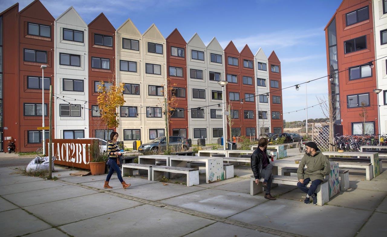 Tientallen statushouders hebben ontslag genomen nadat ze in de zomer in Utrecht een huurwoning hadden gekregen. Op de foto: project Place2BU in Leidsche Rijn, waar jongeren en statushouders door elkaar wonen.