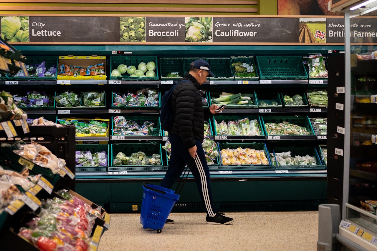 Britse supermarkten kampten de afgelopen maand met tekorten aan sla, tomaten en andere groenten.