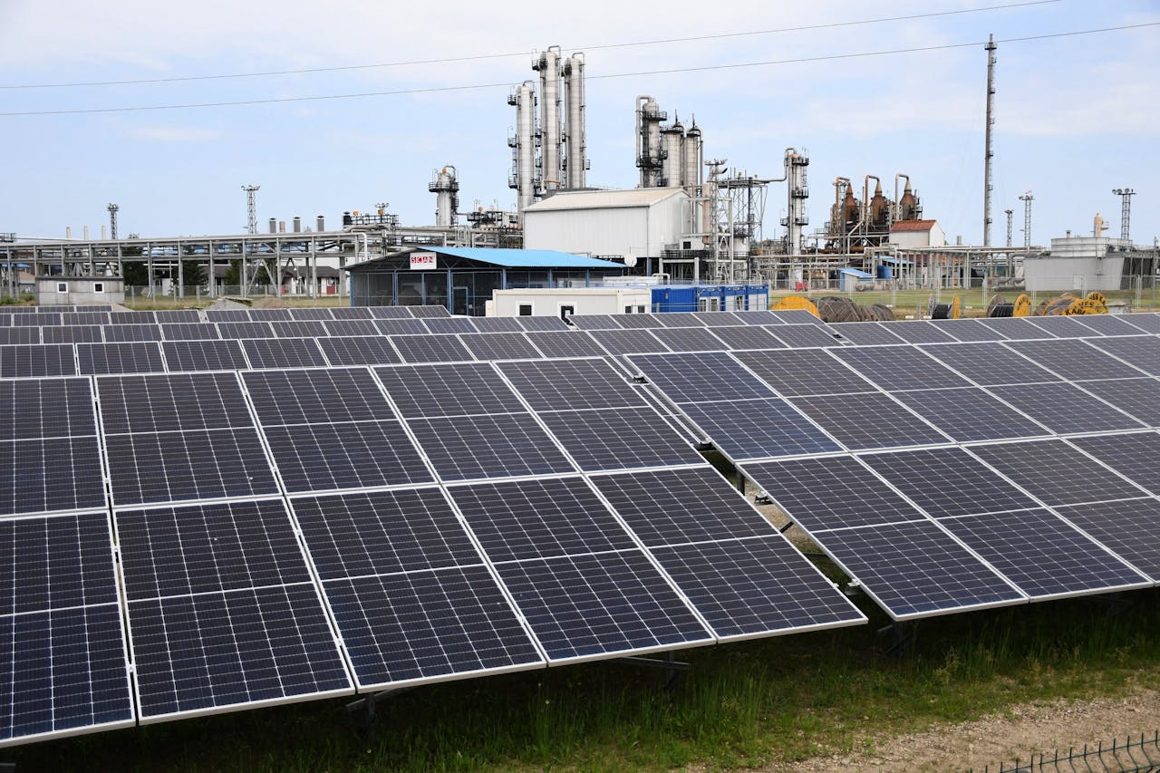 Het Kroatische olie- en gasconcern INA heeft woensdag een zonneweide in gebruik genomen. De installatie is goed voor een jaarlijkse opwek van ruim 12.000 megawattuur.