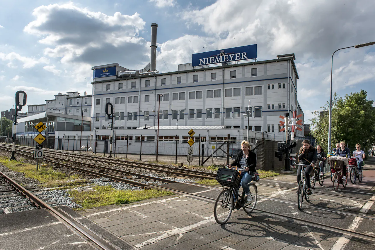 british american tobacco niemeyer Vakbonden en BAT eens over sociaal plan zestig medewerkers