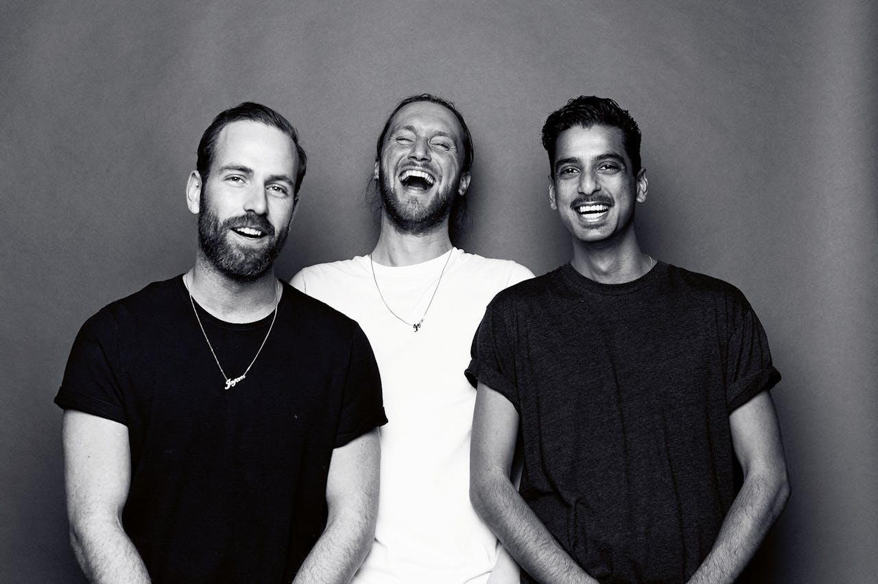 V.l.n.r.: Jamie van der Wilt, Maarten de Vries en Sunny Bakhtiar, de initiatiefnemers van Jajem. (Foto: Justin Michel)