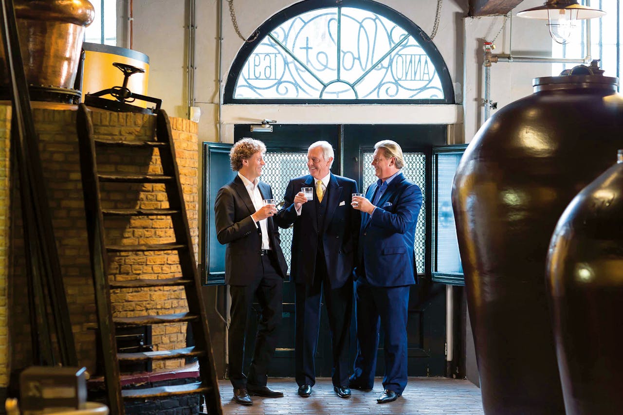 De 10de en 11de generatie Nolet. Van links naar rechts: Bob, Carel sr. en Carel jr. Tijdens het interview zit de laatste in de VS. (Foto: Gino van Meeden - Nolet)