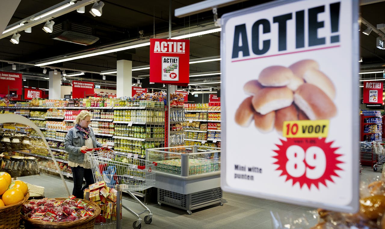 overzien Twee graden eenvoudig Nieuwe directeur bij supermarkt Dirk van den Broek
